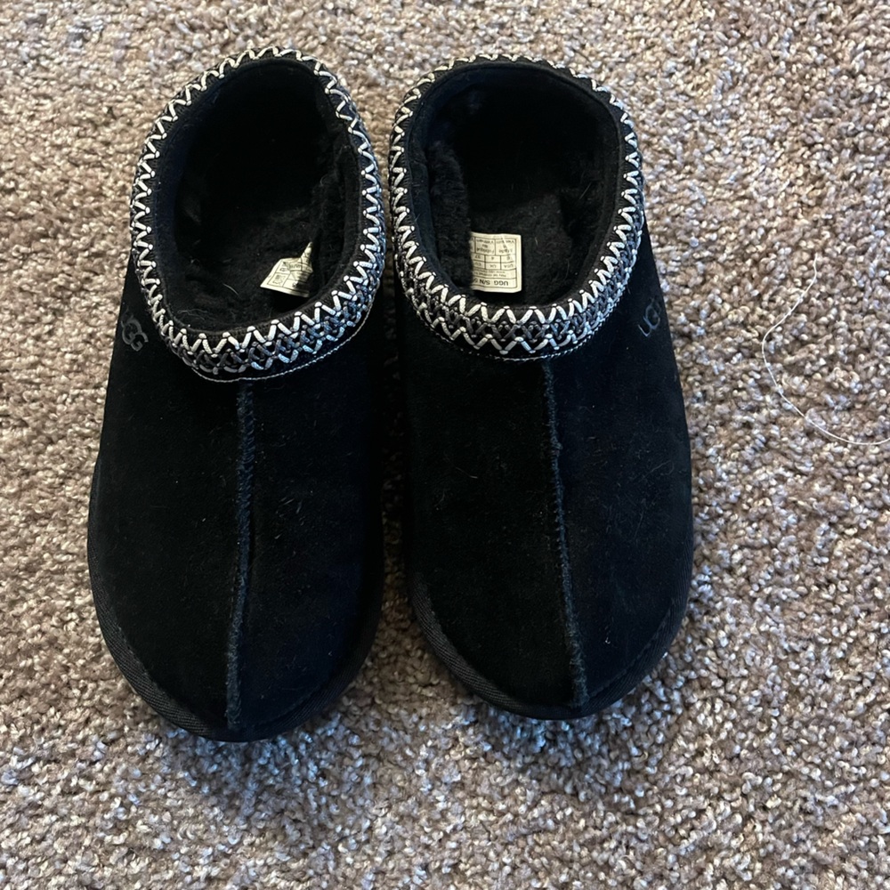 Black Tasman Uggs size 6